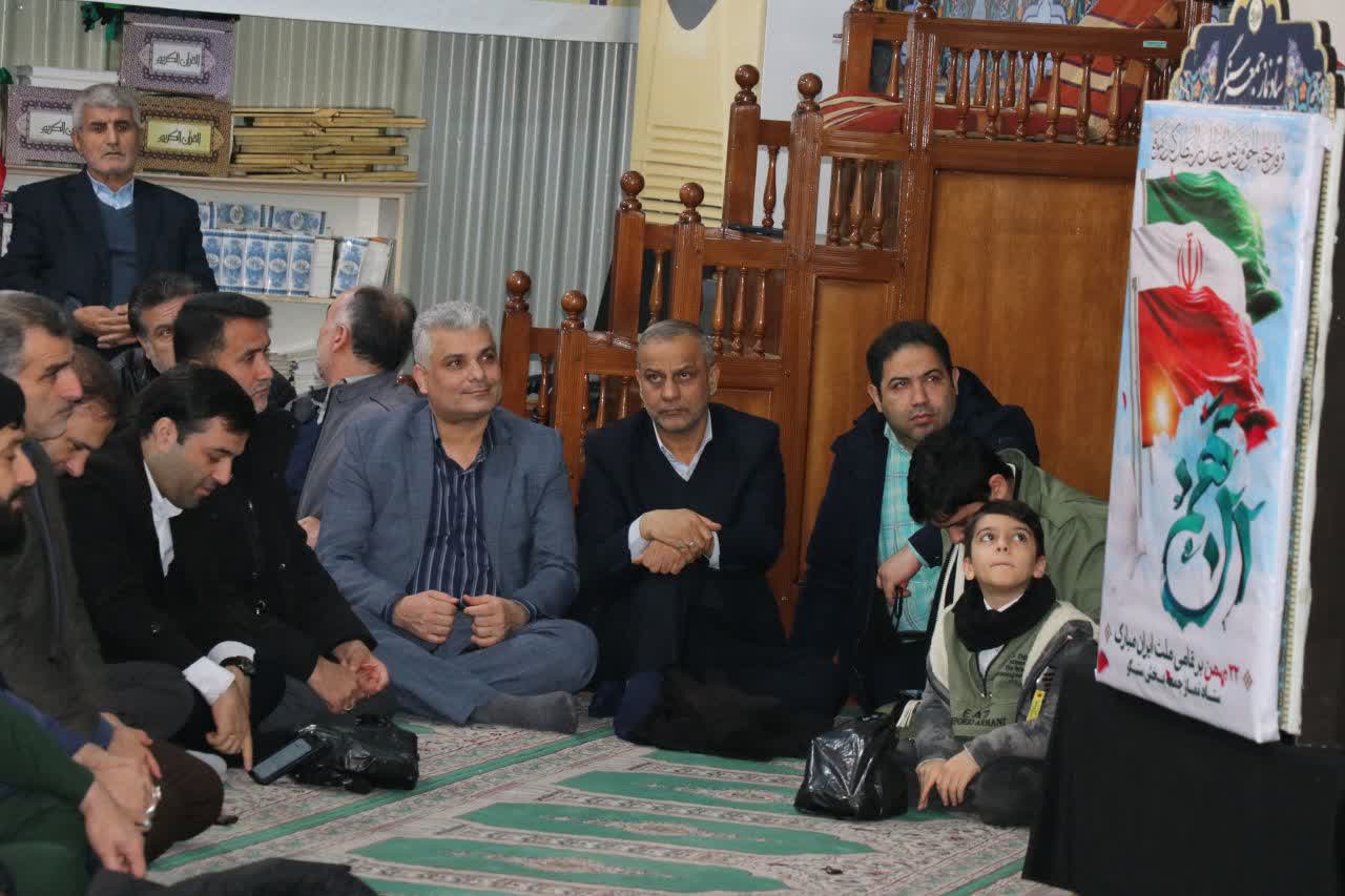 اسلام تنها قدرتیست که مقابل استکبار ایستاده است