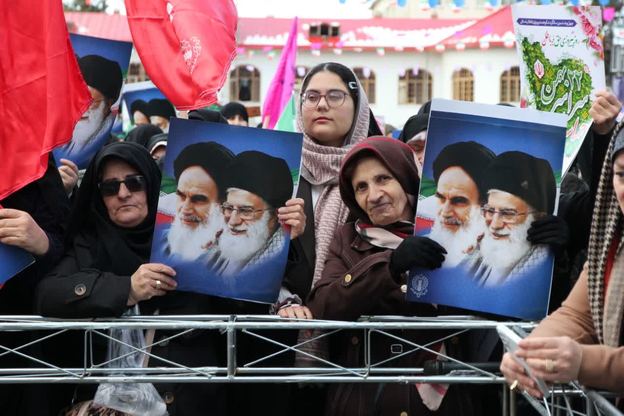 حضور پرشور گیلانی‌ها در جشن انقلاب