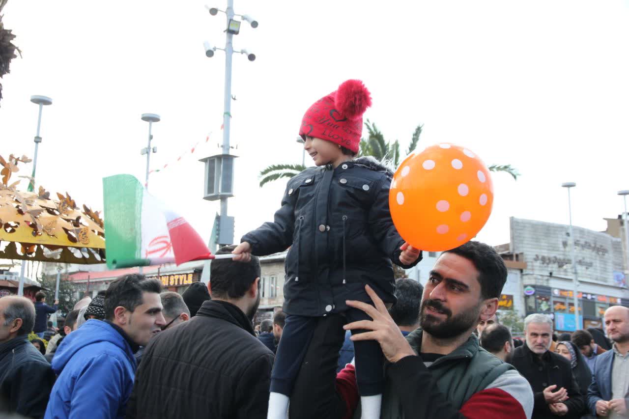 حضور پرشور گیلانیها در جشن انقلاب