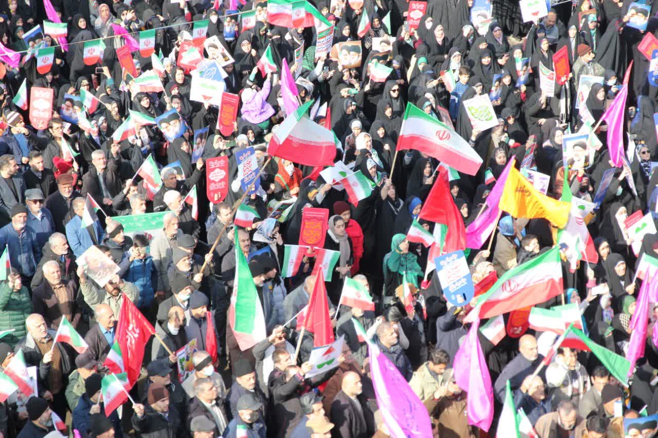 حضور پرشور گیلانیها در جشن انقلاب