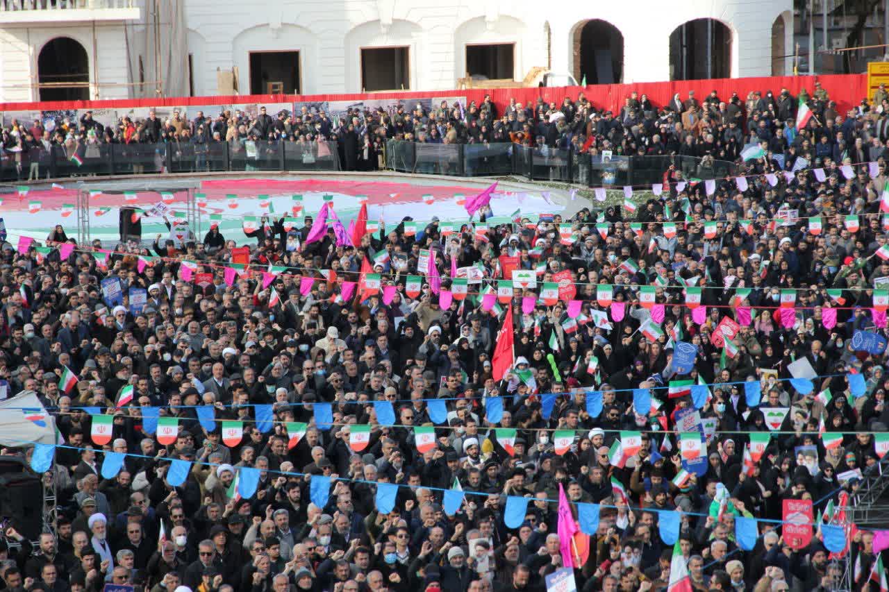 حضور پرشور گیلانی‌ها در جشن انقلاب