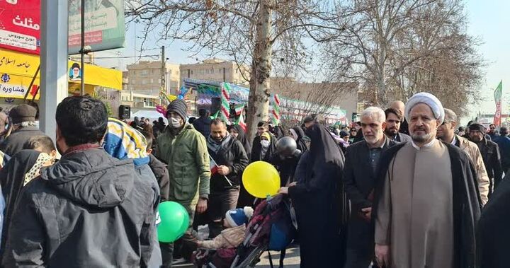 وحدت و همدلی مردم در جشن بزرگ انقلاب، موجب یأس و ناامیدی دشمن است