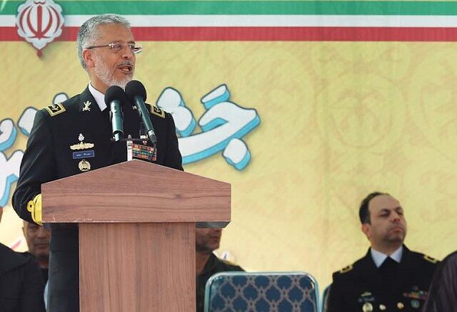 دشمن از ابزار رسانه برای تاثیرگذاری بر ذهن جوانان بهره می برد