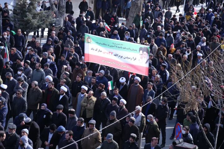 شیعه و سنی در ۲۲ بهمن حماسه آفریدند/طنین مرگ بر آمریکا در کردستان