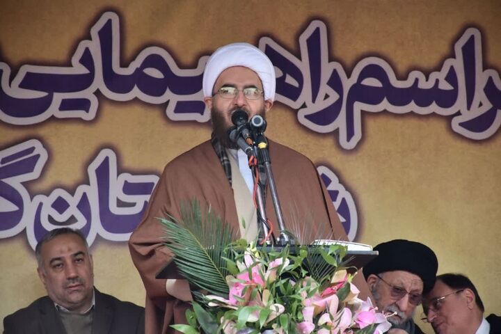 مذاکره با شیطان بزرگ خلاف مصلحت و عزت ملی است