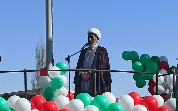 هسته‌های جهاد تبیین و مقاومت در فضای مجازی شکل گیرد