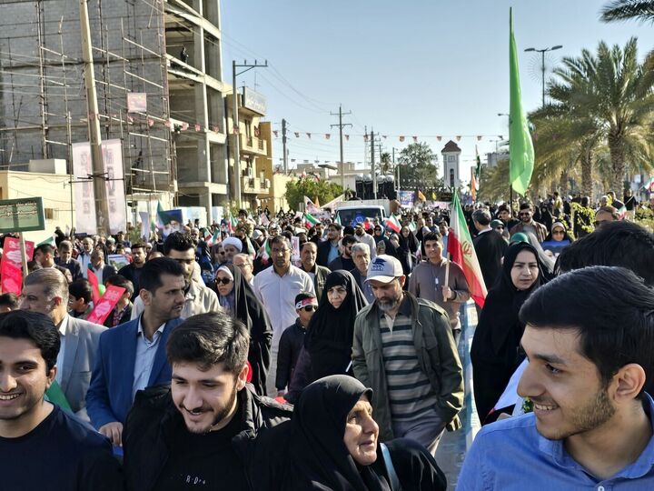 انقلاب اسلامی، عزت و عظمت را به ملت بازگرداند