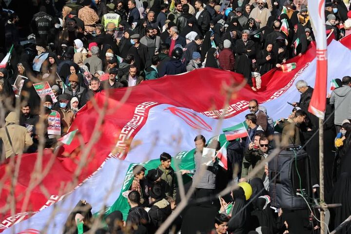 مردم استان سمنان تا پای  جان برآرمان های انقلاب ایستاده داند+ فیلم