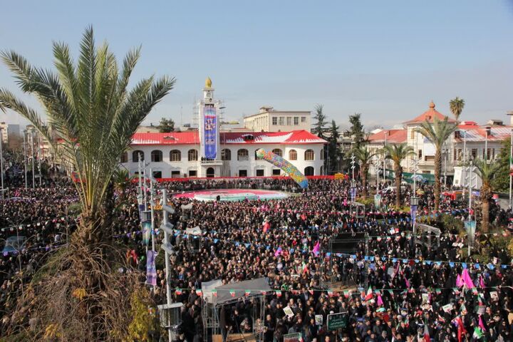 حضور پرشور گیلانی‌ها در جشن انقلاب