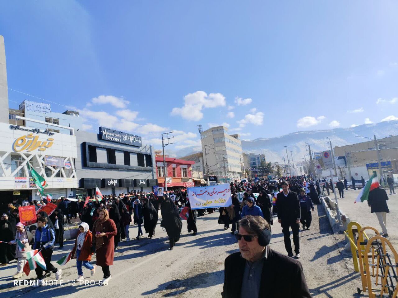 گرمای حضور مردم، برفهای زمستان در ایلام را ذوب کرد