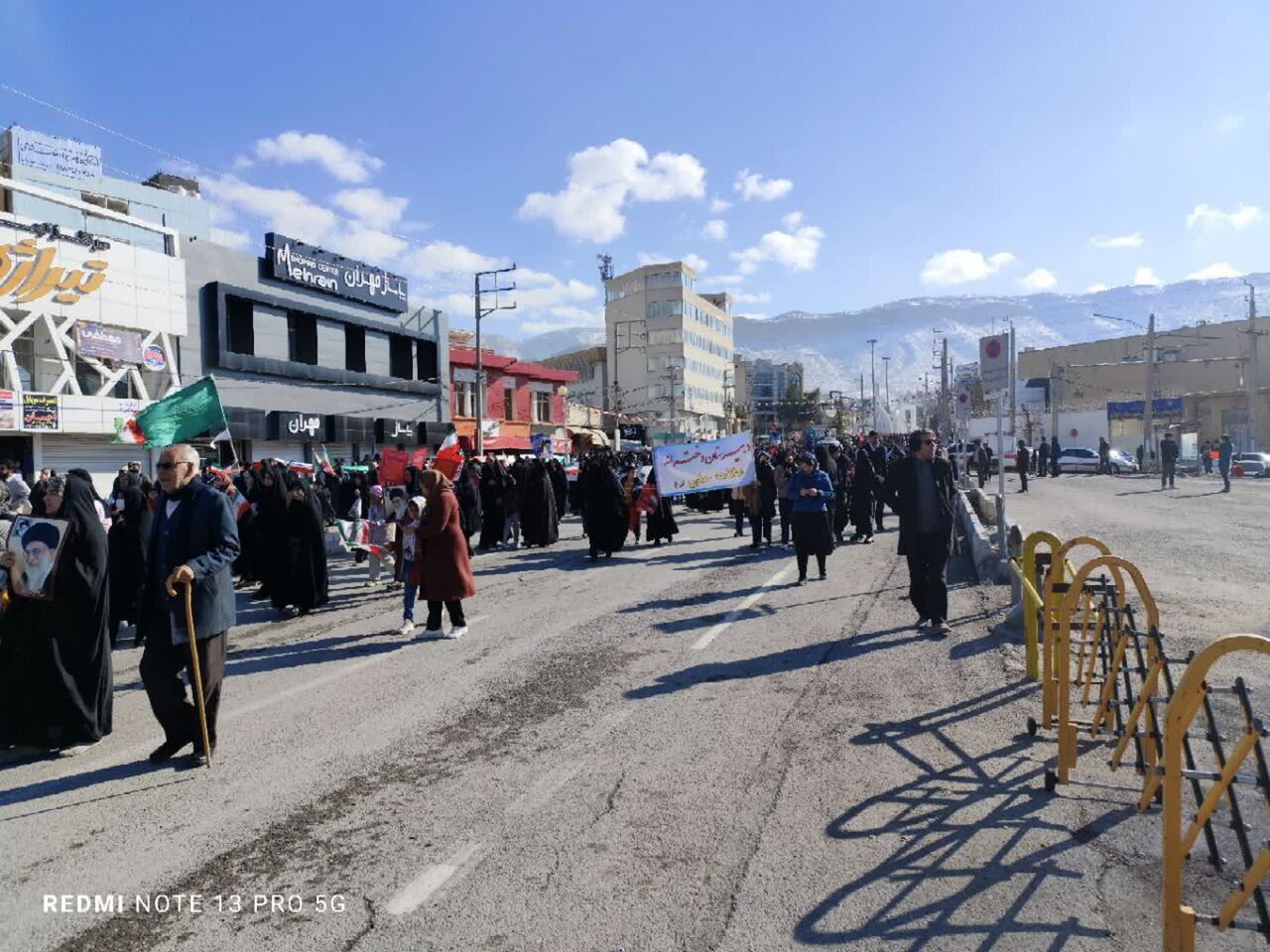 گرمای حضور مردم، برف‌های زمستان در ایلام را ذوب کرد
