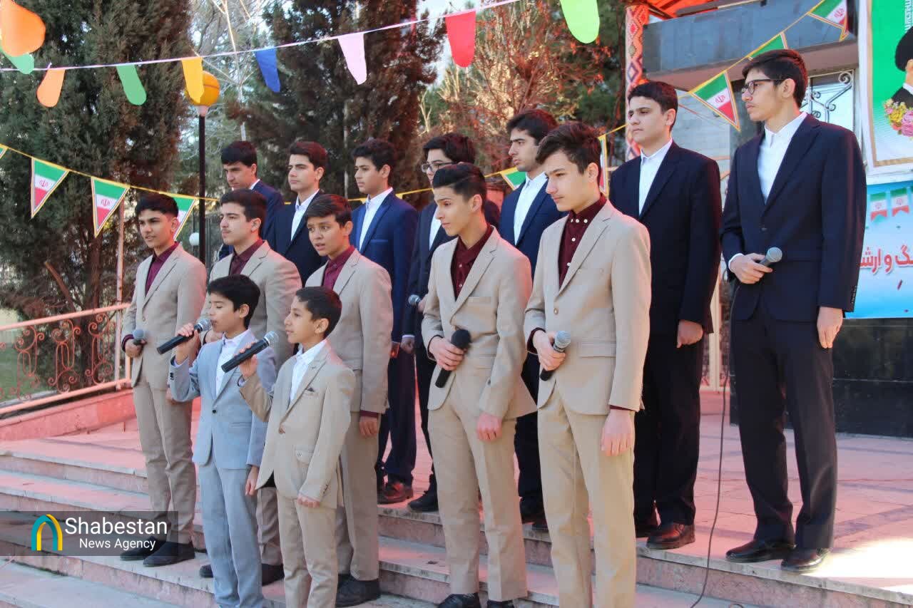 غرفه فرهنگی و هنری اداره کل فرهنگ و ارشاد اسلامی لرستان برپا شد