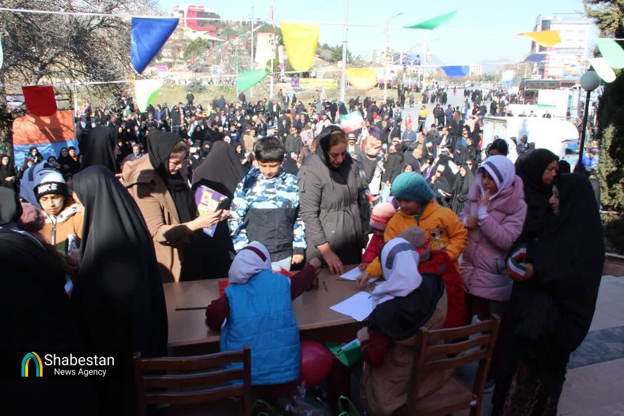 غرفه فرهنگی و هنری اداره کل فرهنگ و ارشاد اسلامی لرستان برپا شد