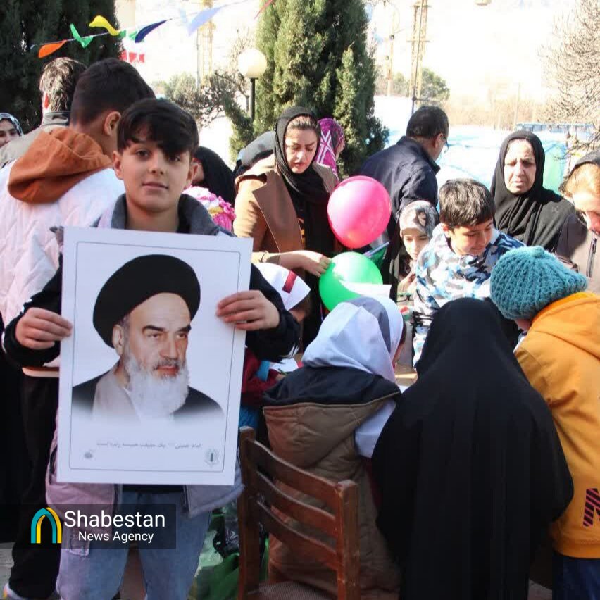 غرفه فرهنگی و هنری اداره کل فرهنگ و ارشاد اسلامی لرستان برپا شد