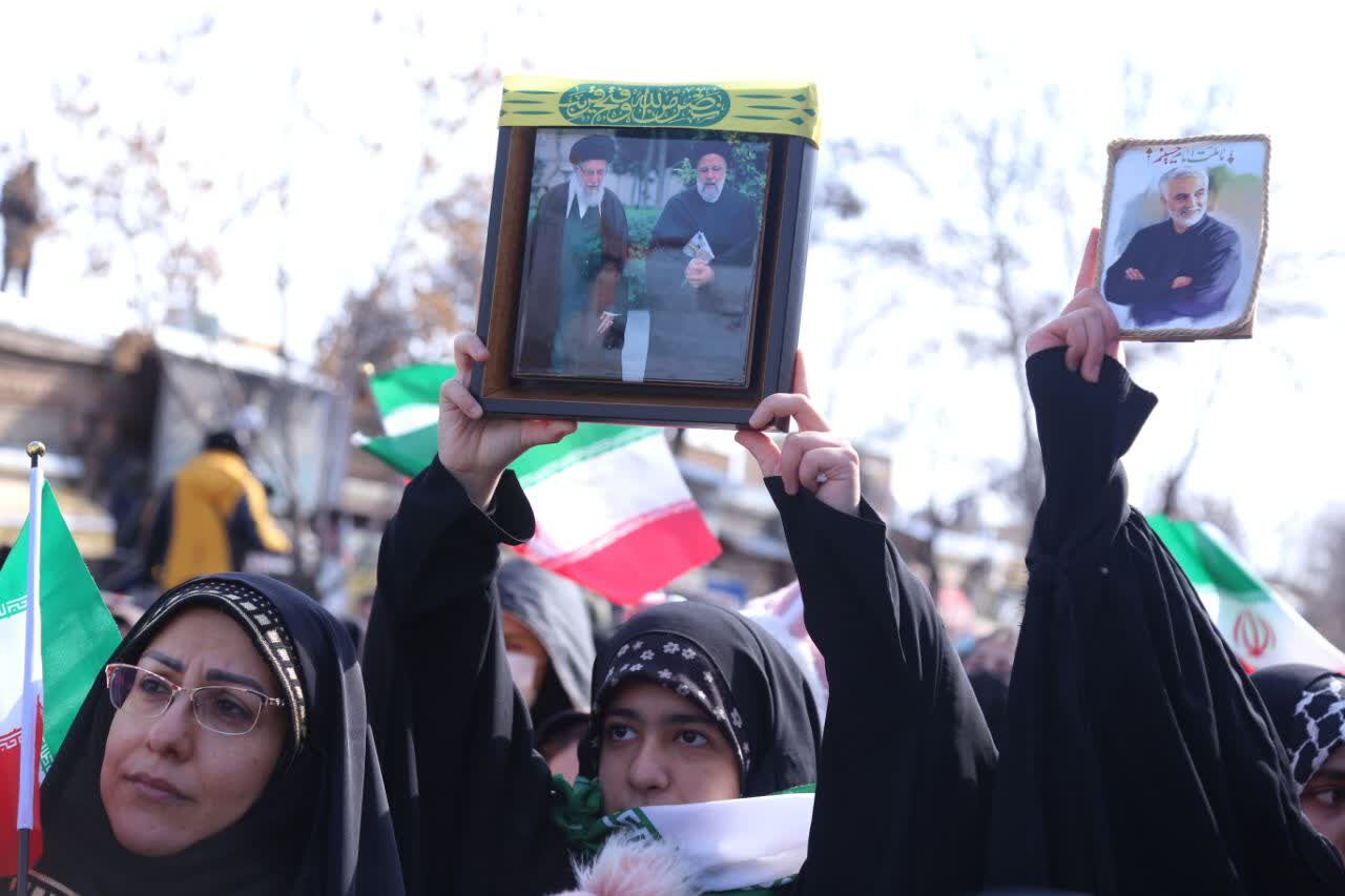 شیعه و سنی در ۲۲ بهمن حماسه آفریدند/طنین مرگ بر آمریکا در کردستان