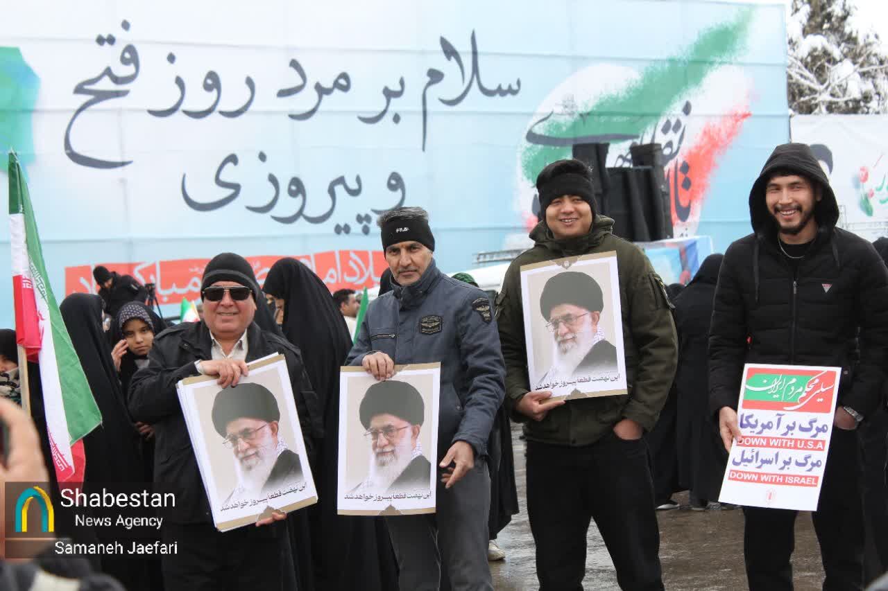 سنگ تمام مشهدیهای در ۲۲ بهمن منهای ۴درجه