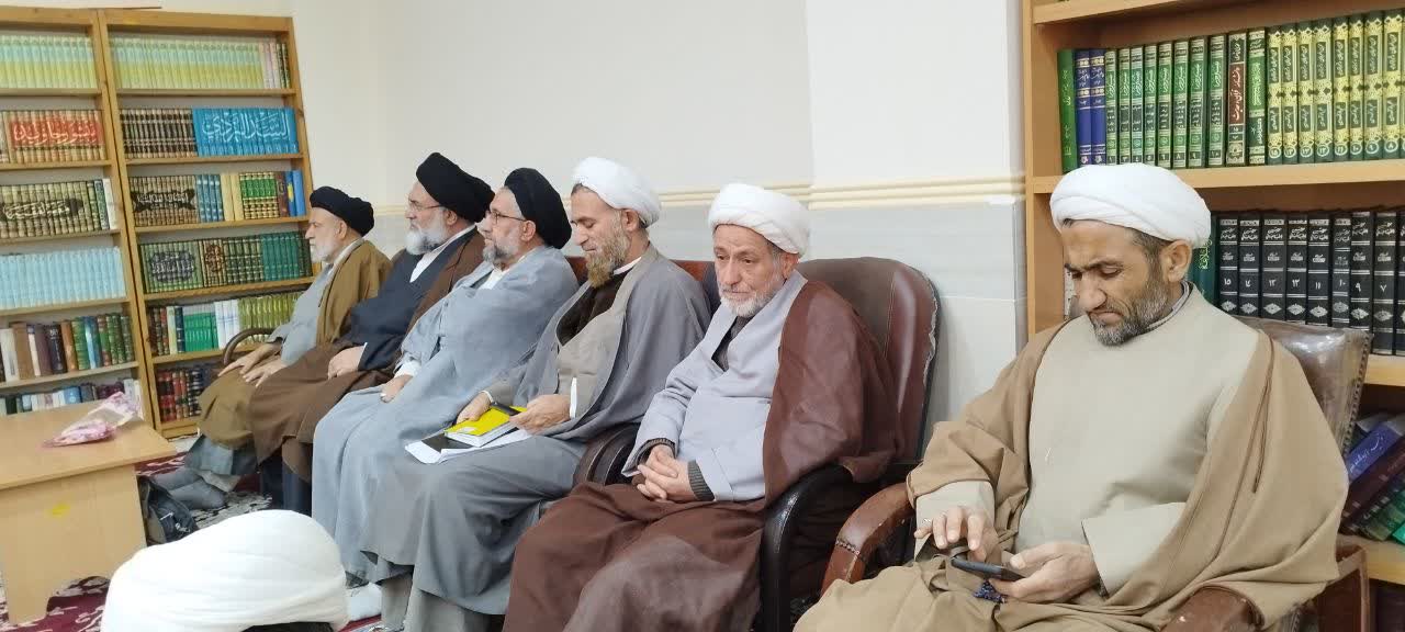 مدیریت امام جماعت باید اخلاقی باشد نه تحکمی