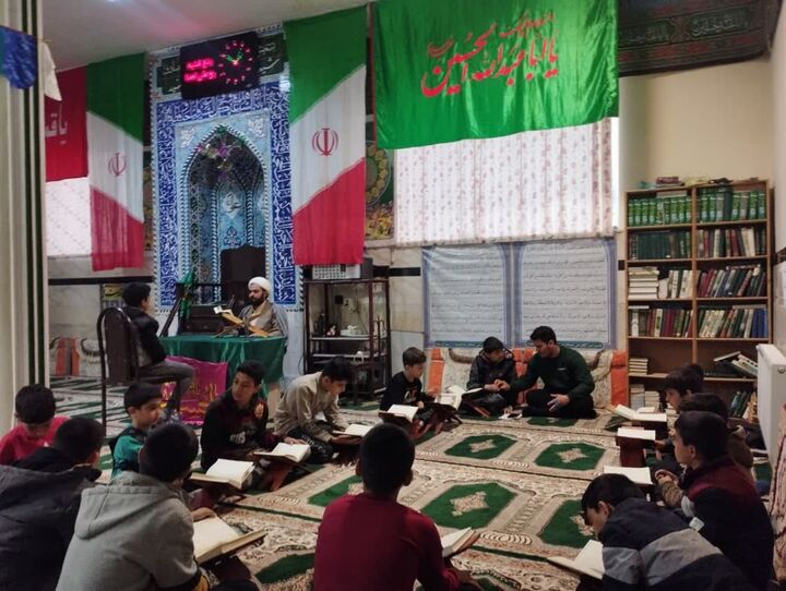 جوانان با حضور پرشور خود در مراسم‌ها، روحیه تعاون و همبستگی را تقویت می‌کنند