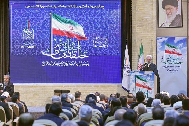 بکارگیری نیروهای متعهد و متخصص راهبرد ما در گام دوم انقلاب است