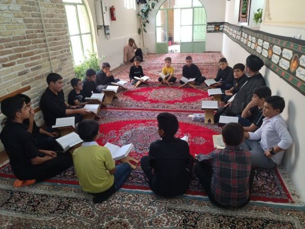 مسجدجامع وردنجان به پاتوق فرهنگی جوانان تبدیل شده است