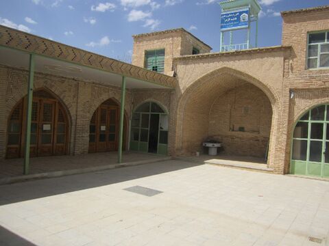 مسجدجامع وردنجان به پاتوق فرهنگی جوانان تبدیل شده است