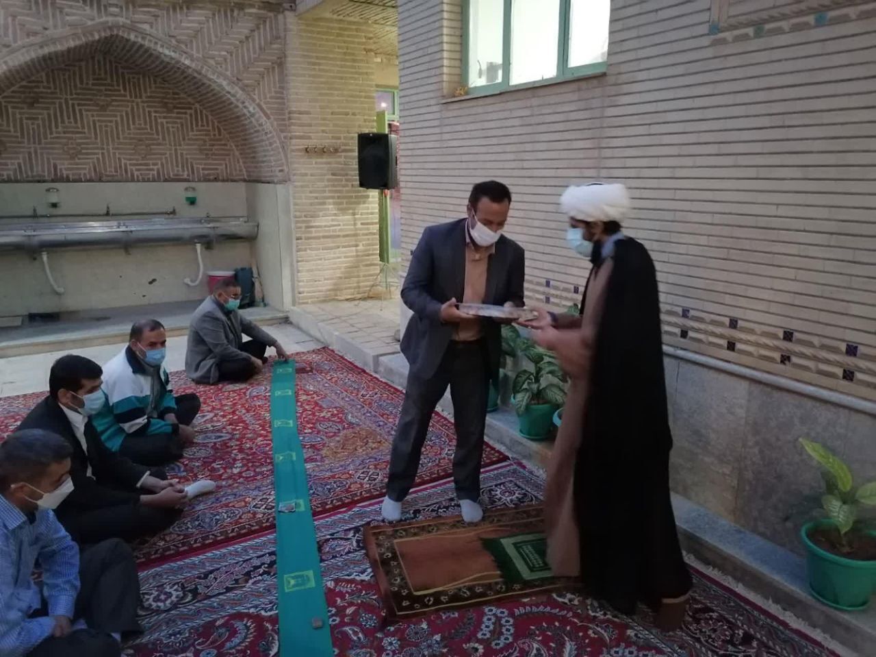 مسجدجامع وردنجان به پاتوق فرهنگی جوانان تبدیل شده است