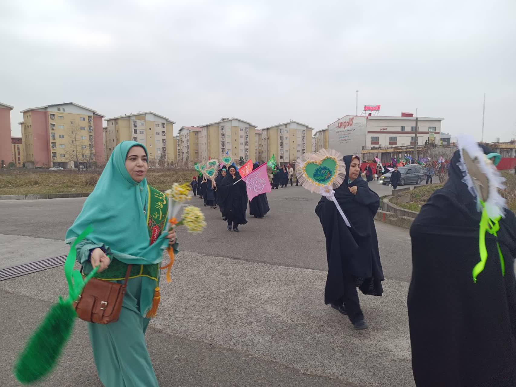 برپایی کاروان شادی پرچمداران گل نرگس در رشت