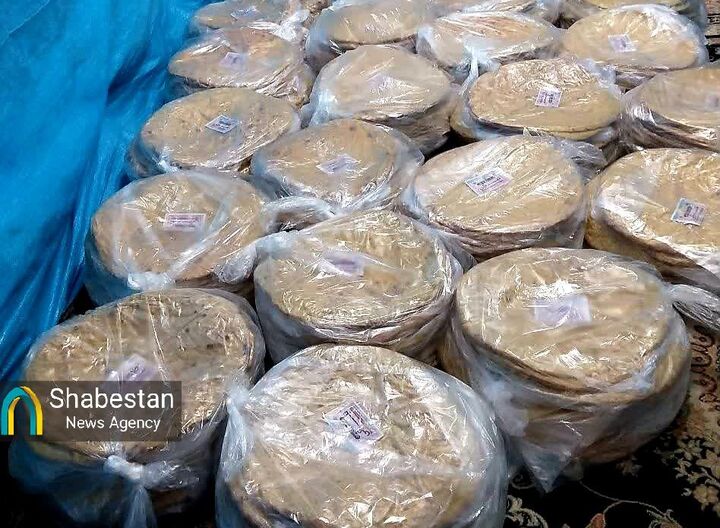 پخت روزانه ۵ هزار قرص نان صلواتی در موکب کرمانی‌ها برای زائران مسجد مقدس جمکران