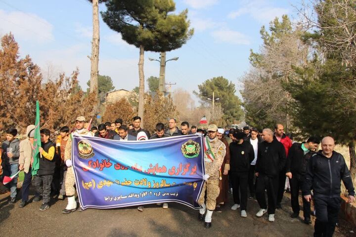 همایش پیاده روی خانوادگی کارکنان پایور نیروی زمینی ارتش برگزار شد
