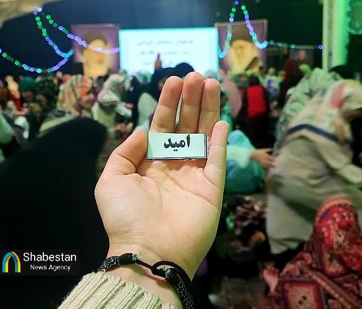 امیدهای نیلوفرانهای که از دل دورهمیهای امام زمانی برای دهه هشتادیها میروید