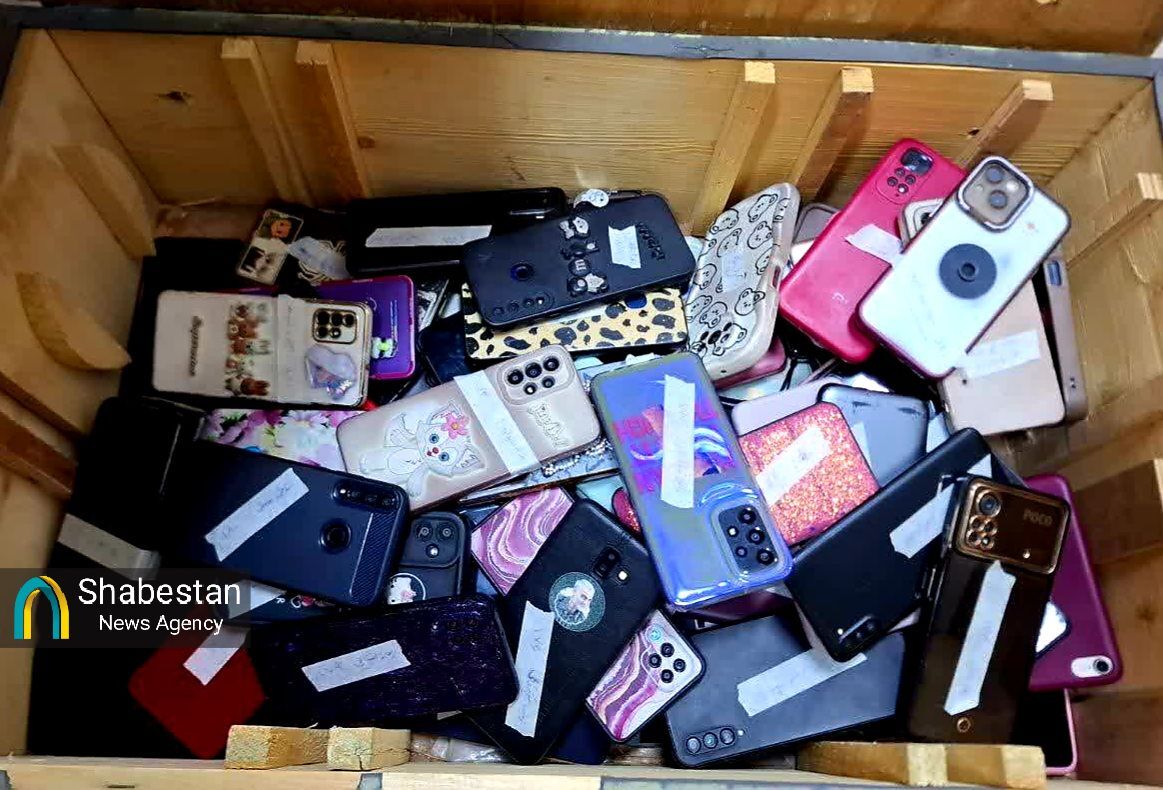 امیدهای نیلوفرانه‌ای که از دل دورهمی‌های امام زمانی برای دهه هشتادی‌ها می‌روید