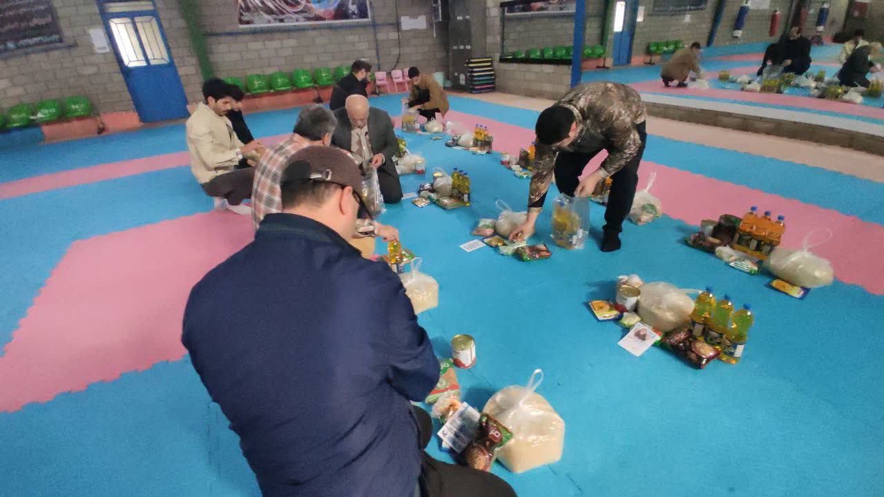 اهدای بسته های معیشتی به نیازمندان در آستانه اشرفیه