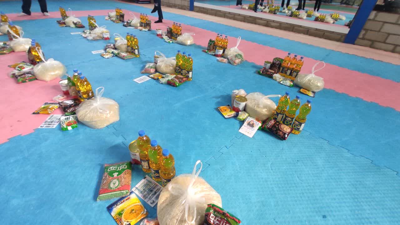 اهدای بسته های معیشتی به نیازمندان در آستانه اشرفیه