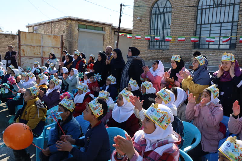 همنشینی مسجد و هدهد سفید در روستای بالانج ارومیه