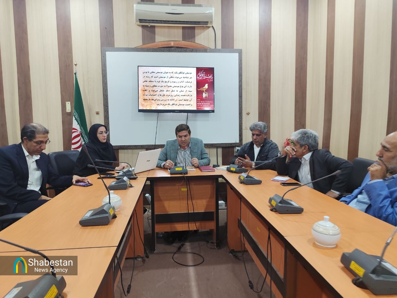 نشست پژوهشی از سری برنامه های جنبی چهارمین جشنواره موسیقی فجر جنوب کرمان برگزار شد