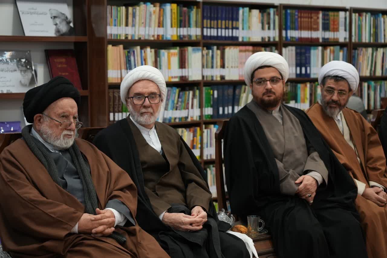 معدفی شخصیتهای برجسته شیعه به نسل جدید با شعر و هنر