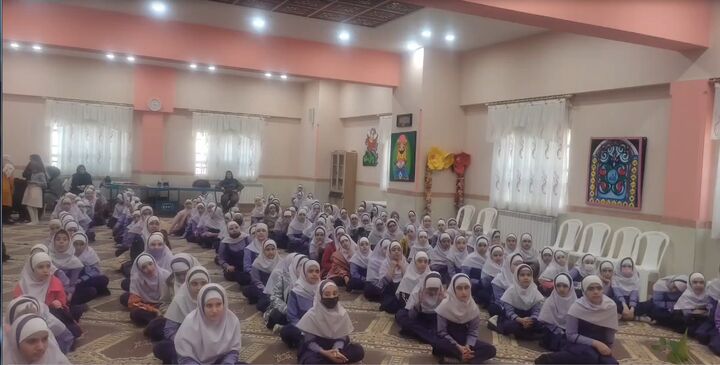 تبلیغ و ترویج معارف مهدوی سدی در برابر توطئه فرهنگی دشمنان محسوب می شود