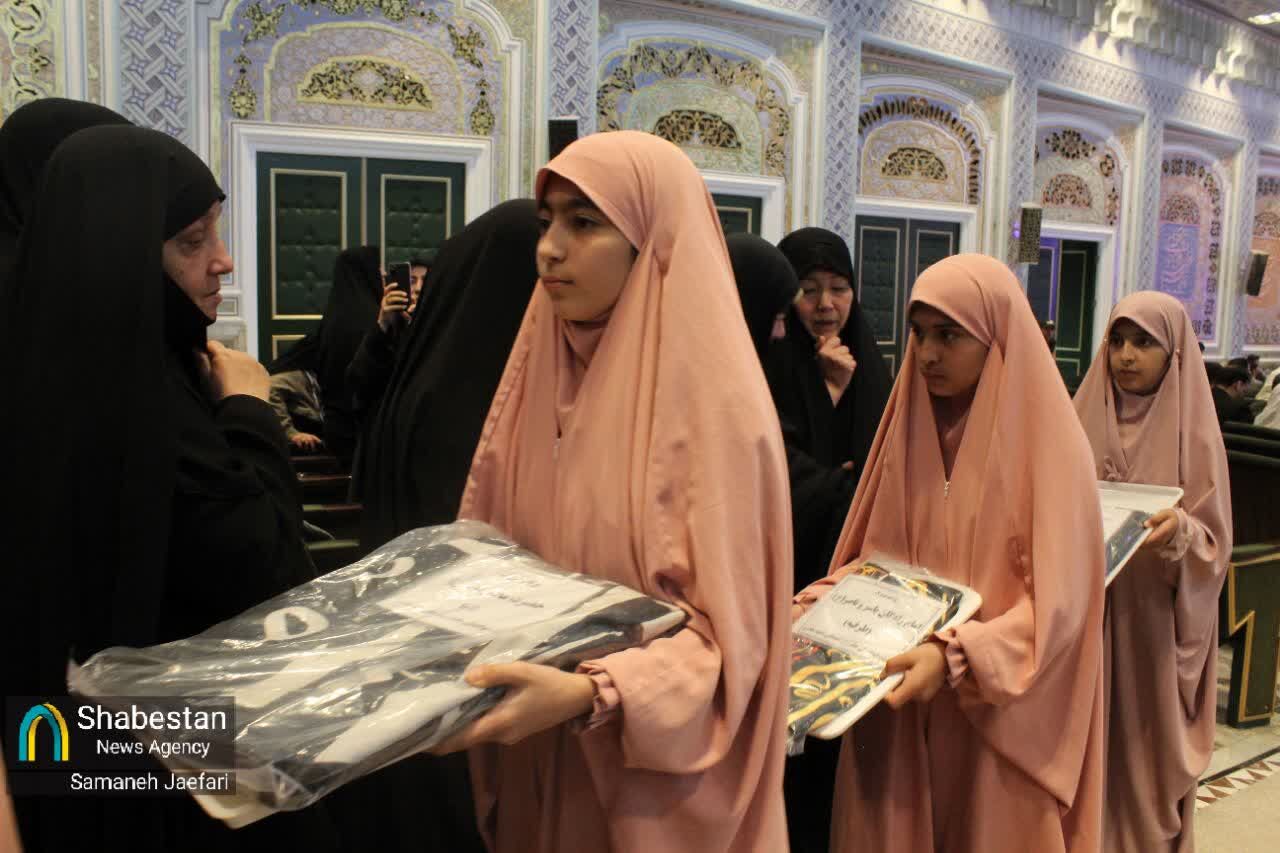 ۲۱۰ زوج بسیجی زندگی خود را از کنار بارگاه امام رئوف(ع) آغاز کردند