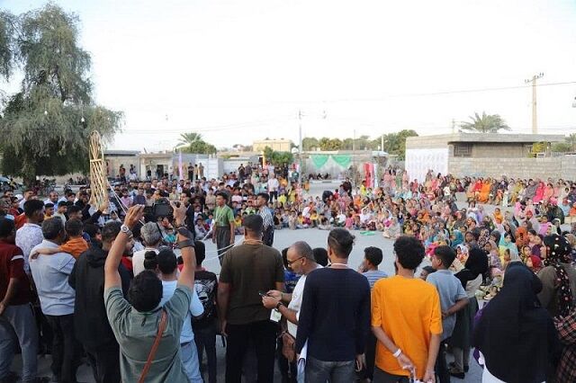 بچه‌های مسجدی شهوار با نمایش «وصیت» در جشنواره تئاتر خیابانی روستایی میناب شرکت کرد