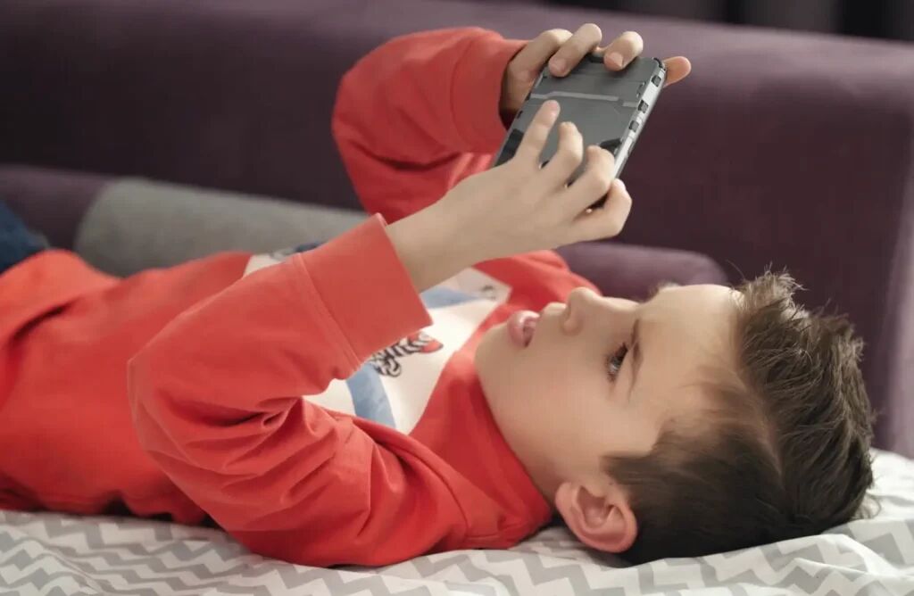 بازگشت از دنیای بیمرز؛ نجات خانوادهها از پشت صفحهنمایش