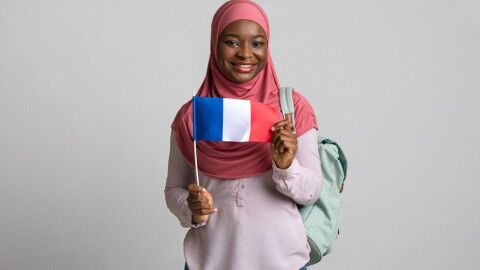 سنای فرانسه لایحه ممنوعیت حجاب در مسابقات ورزشی را تصویب کرد