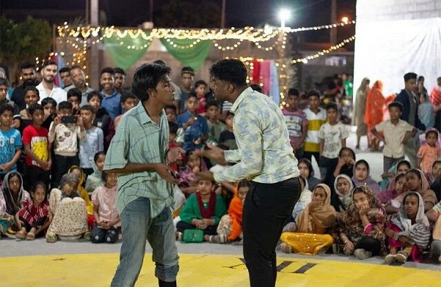 نمایش خیابانی دیوگار از کانون نبی اکرم(ص) به روی صحنه رفت