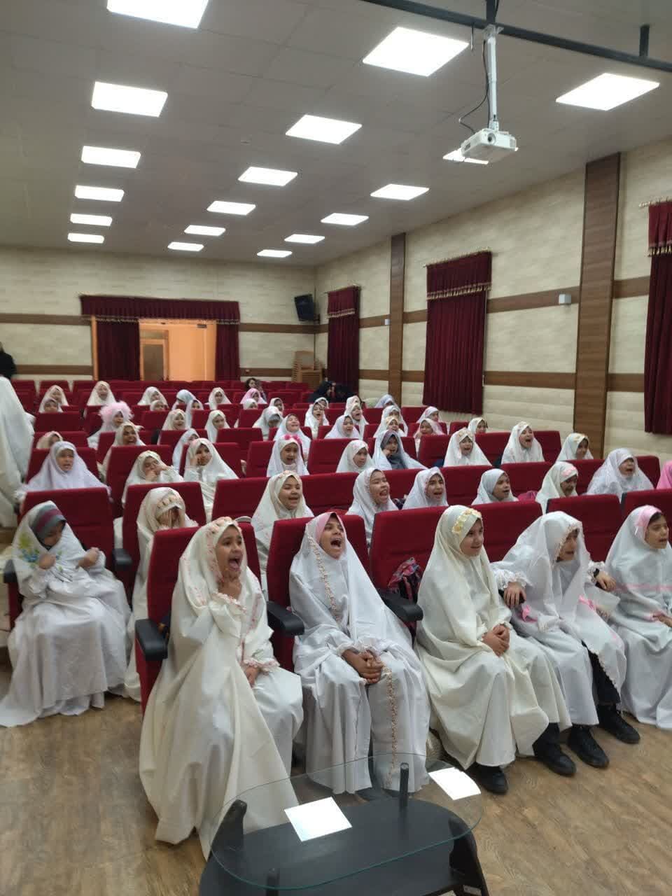 جشن تکلیف دختران در فرهنگسرای علامه فیض کاشانی برگزار شد