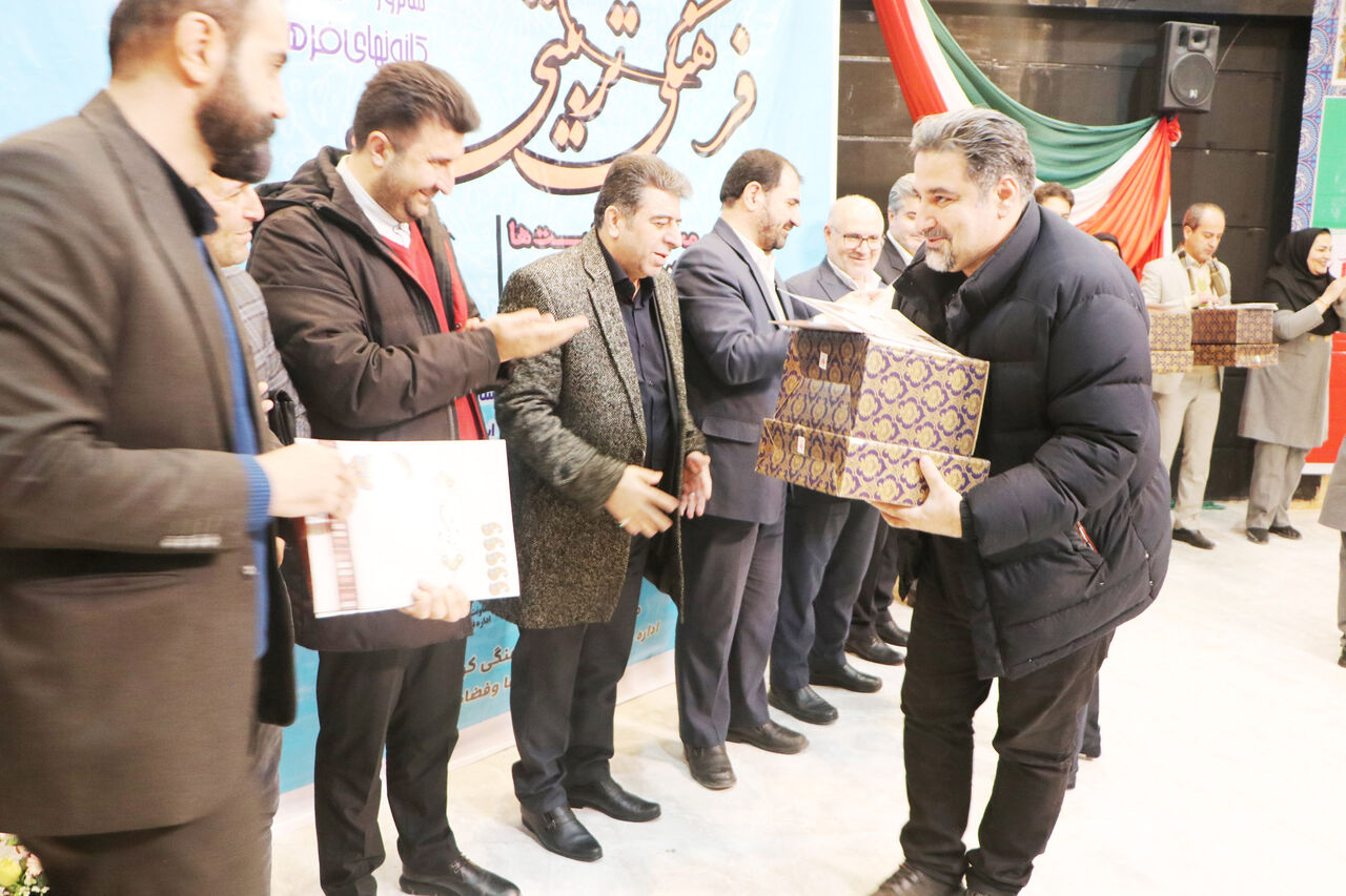 کانونهای تربیتی بستری برای تقویت هویت فرهنگی نوجوانان است