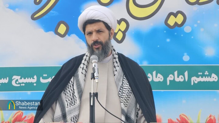 انقلاب اسلامی، آرمان آزادگان و الگوی استقلال و امنیت در جهان است