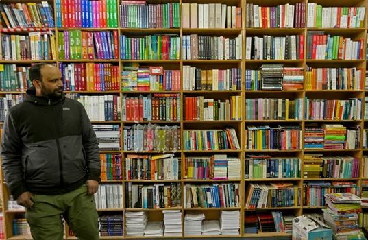 پلیس هند کتب اسلامی را در کشمیر مصادره کرد