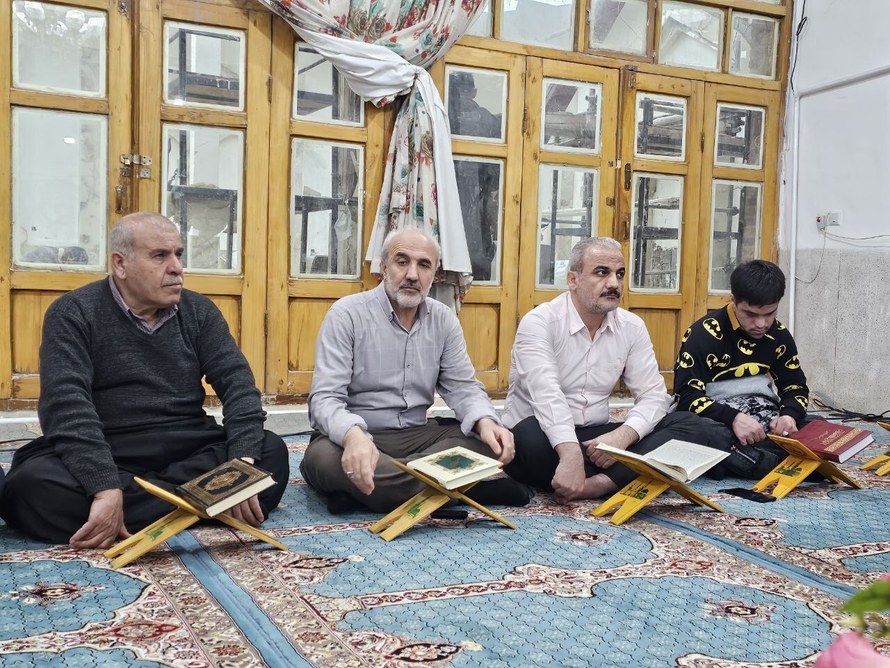 محفل قرآنی در امامزاده هاجره خاتون سنندج برگزار شد