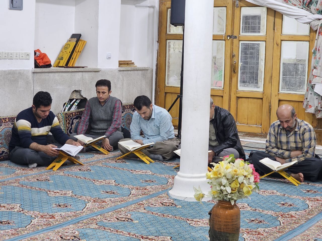 محفل قرآنی در امامزاده هاجره خاتون سنندج برگزار شد
