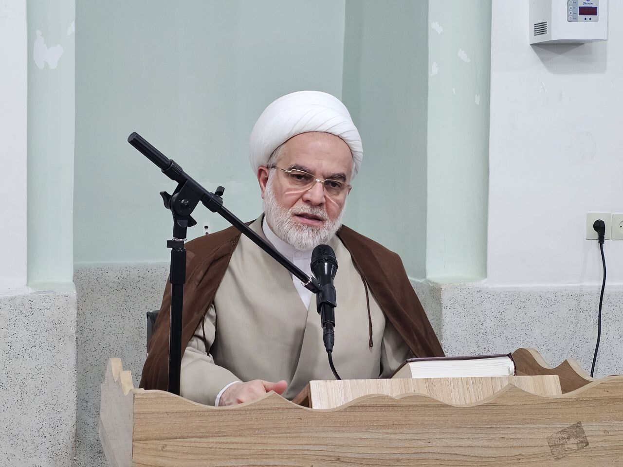 محفل قرآنی در امامزاده هاجره خاتون سنندج برگزار شد