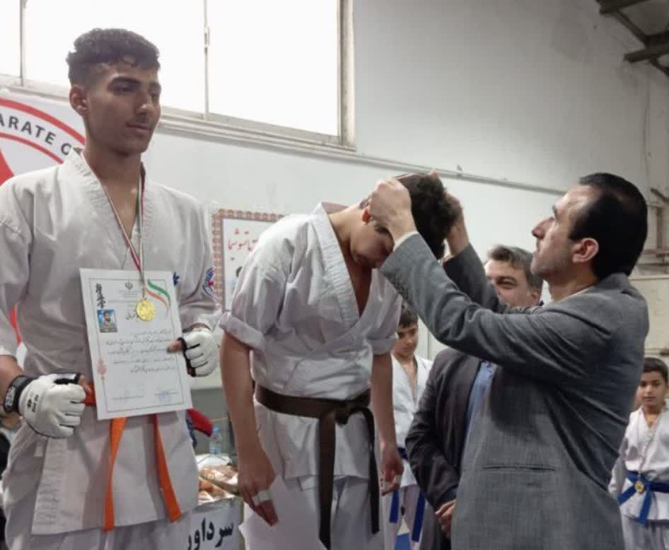 برنامه زندگی باید براساس زندگی قرآنی تنظیم شود
